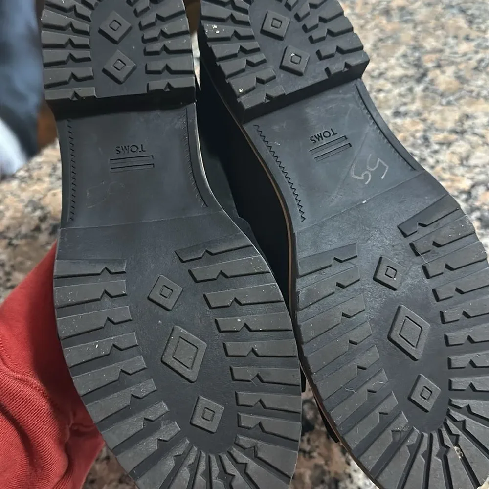 Toms touch occasion